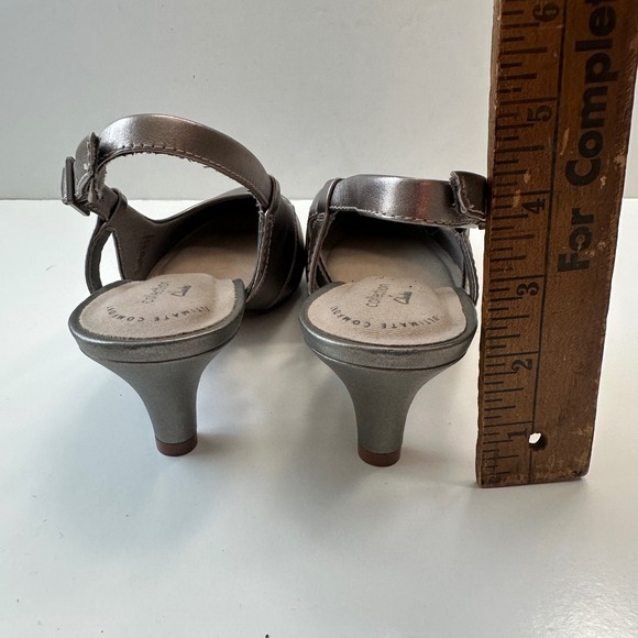 Clarks Linvale Loop Pewter Kitten Heels Pointed Toe Metallic Shoes Women Size 9 - Picture 4 of 10